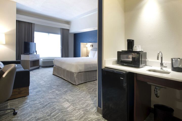 Room 18 of 33