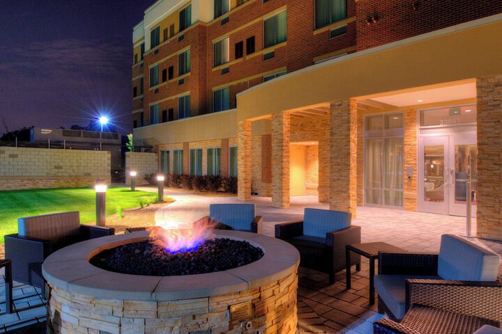 Courtyard by Marriott Detroit Farmington