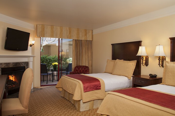 Room 10 of 16