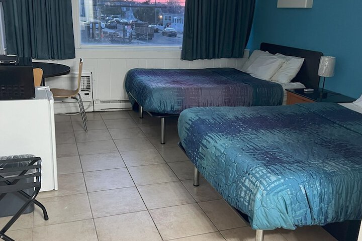 Room 16 of 38