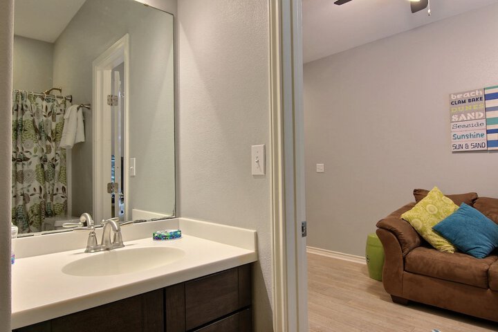 Room 20 of 29