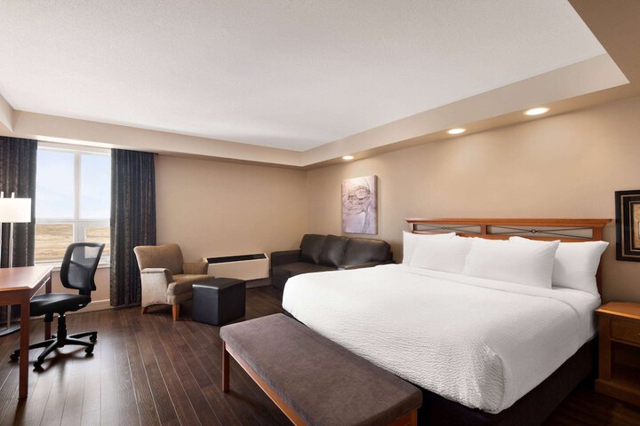 Royal Hotel Edmonton Airport Trademark Collection by Wyndham