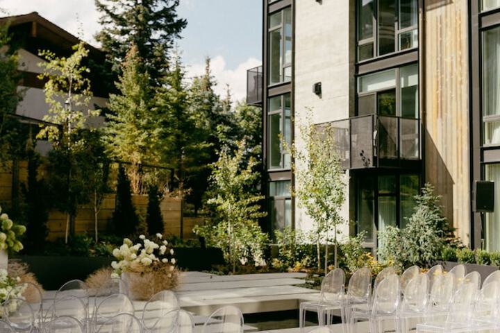 Goldener Hirsch Auberge Collection