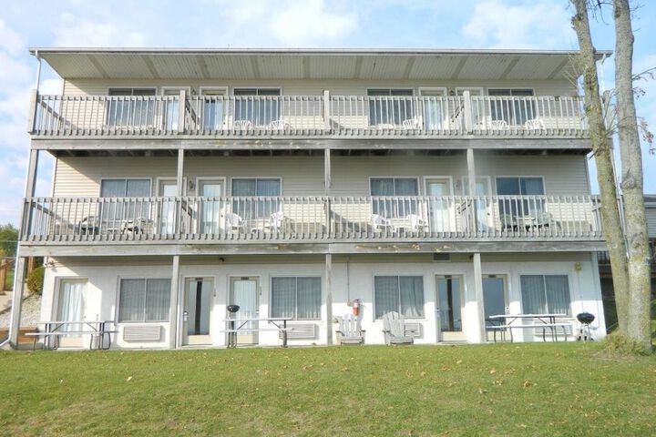 Algoma Beach Motel