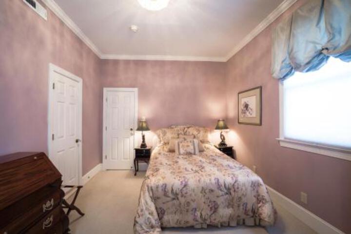 Lions Gate B & B
