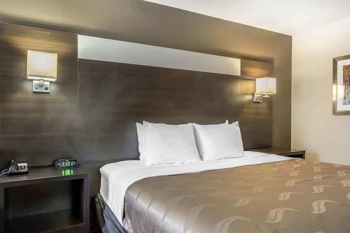 Room 26 of 62