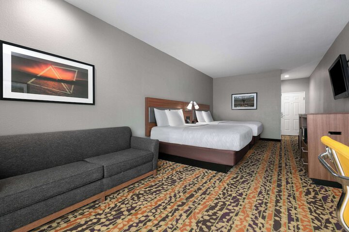 Room 21 of 34