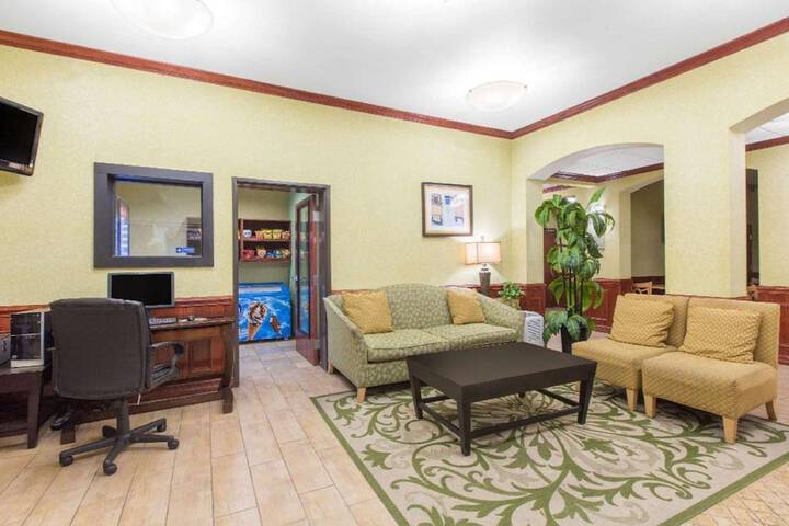 Hotel Interior 6 of 19