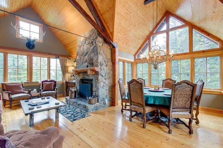 Idaho Springs Home w / Amazing Mountain Views!
