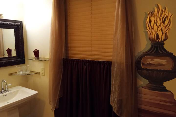 Room 19 of 48