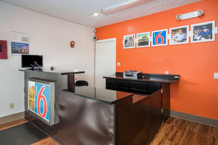 Motel 6 Parkersburg WV