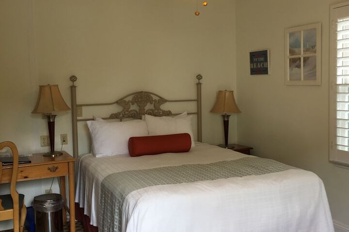 Room 170 of 221