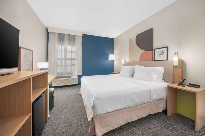 Room 36 of 59