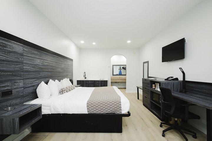 Sapphire Inn and Suites