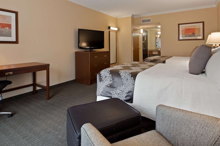 Best Western Plus Lamplighter Inn & Conference Centre