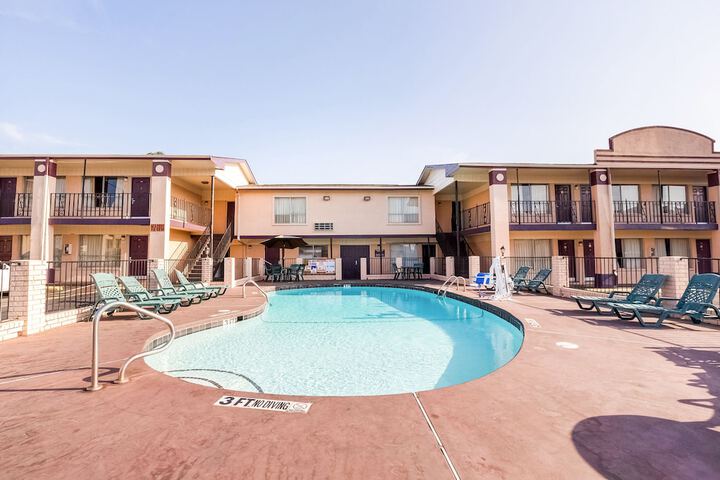 Pool 4 of 26