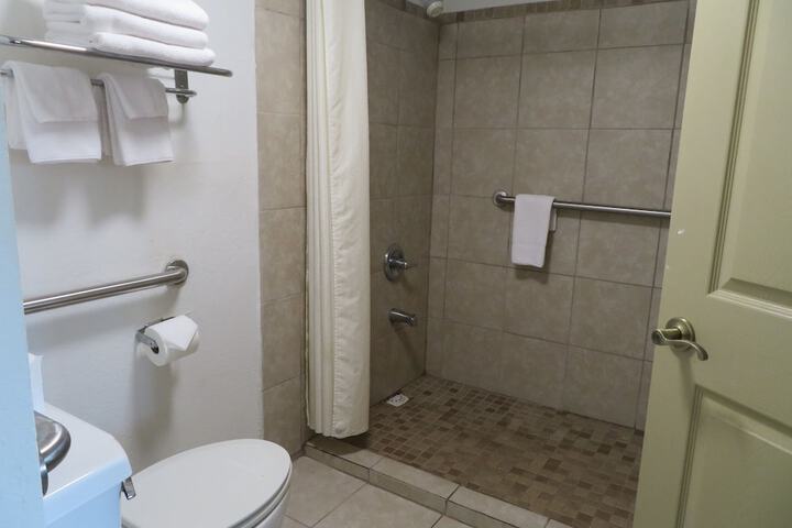 Room 36 of 80