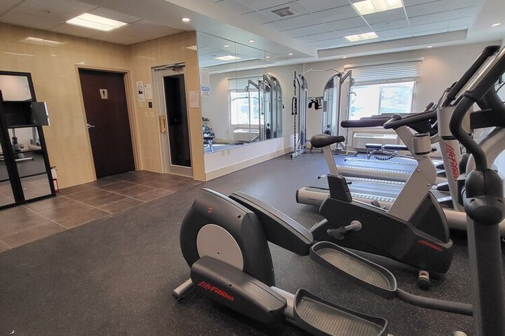 Days Inn & Suites by Wyndham Fort Saskatchewan