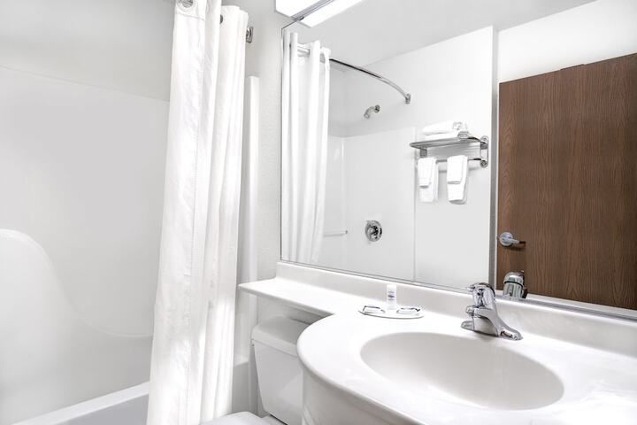 Microtel Inn & Suites by Wyndham Mankato