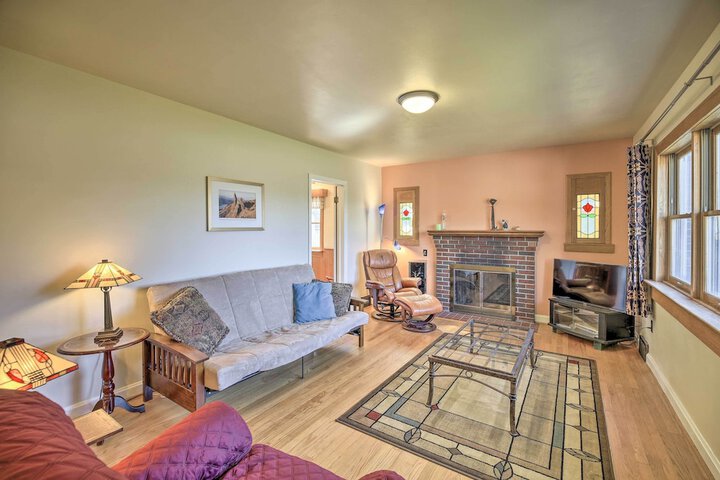 Quaint Creekside Home w / Spacious Deck & Yard