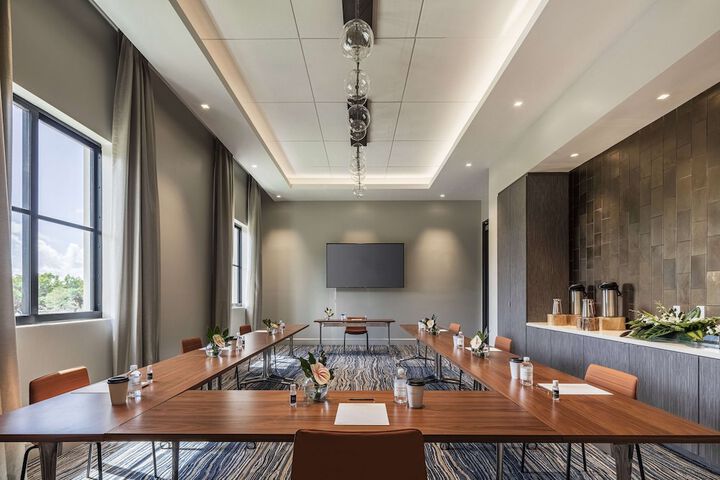 THesis Hotel Miami Coral Gables Curio Collection by Hilton