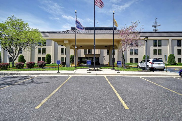Hotel 5 of 97