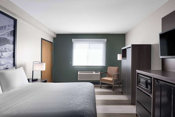 Room 15 of 31
