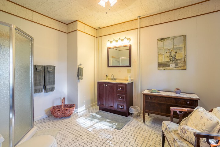 Room 10 of 41