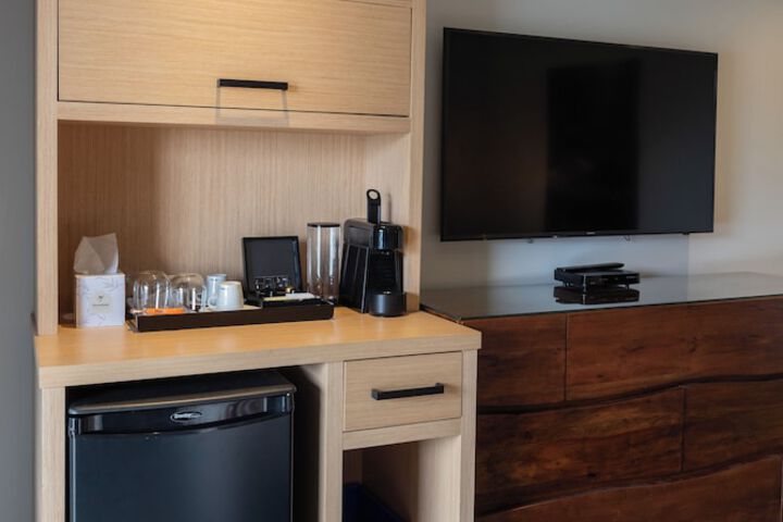 Duffin Cove Oceanfront Lodging