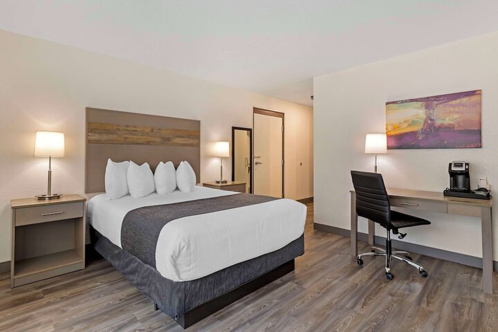 Best Western Plus Waterloo & Cedar Falls
