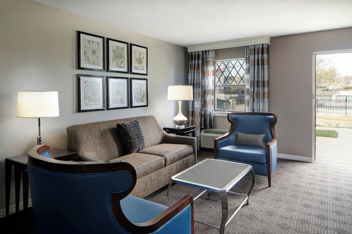 Sheraton Westport Chalet Hotel St. Louis