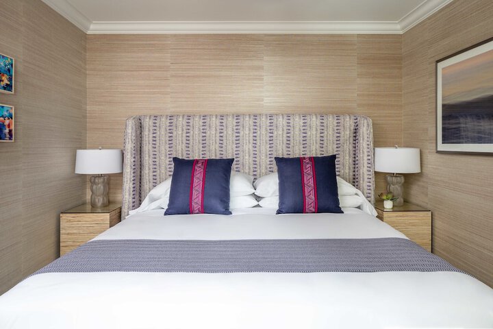 The Sydney The Edgartown Collection