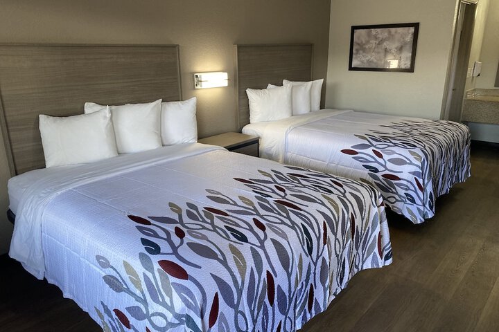 Room 8 of 17