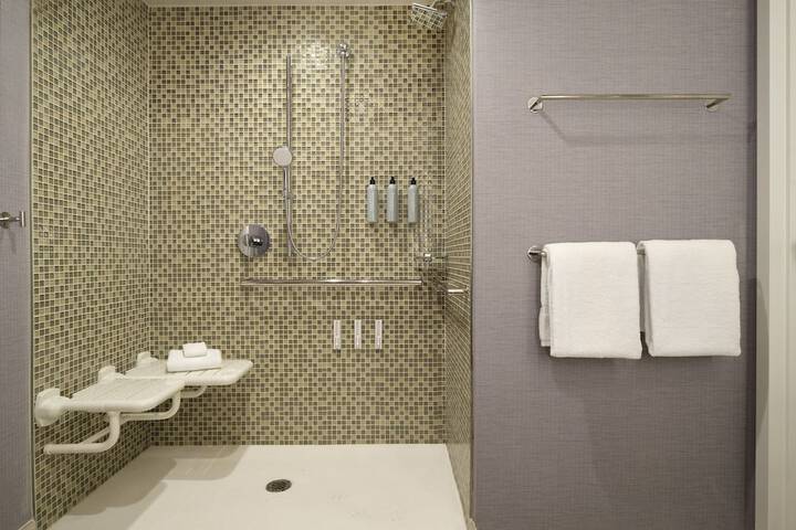 Room 20 of 37