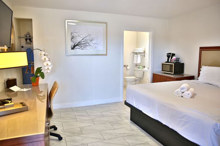 Room 8 of 25