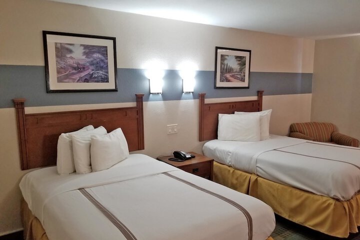 Room 7 of 18