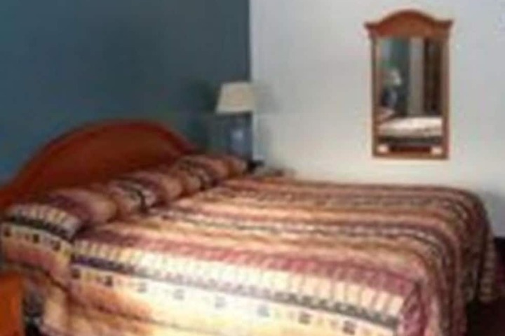 Room 12 of 33