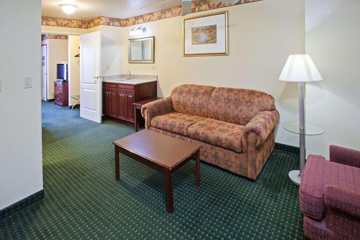 Room 13 of 22