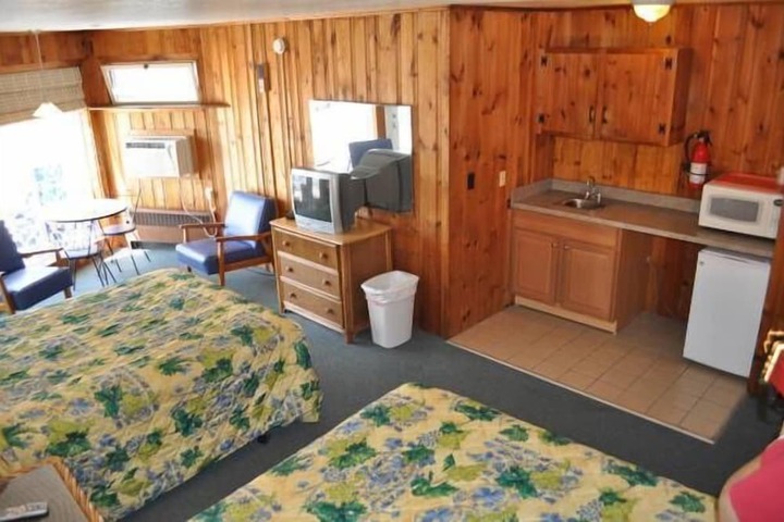 Room 27 of 46
