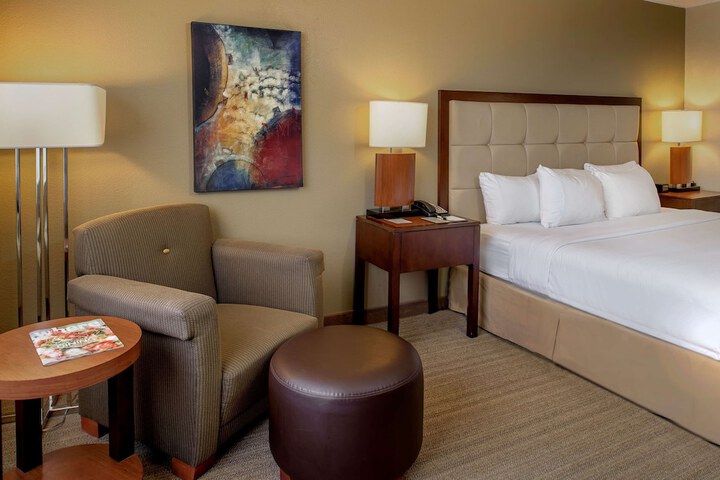 DoubleTree by Hilton St. Louis - Westport