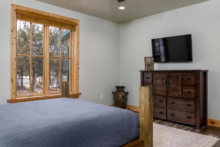 East Zion Trails Retreat-Hot tub Resort Amenities, Exceptional
