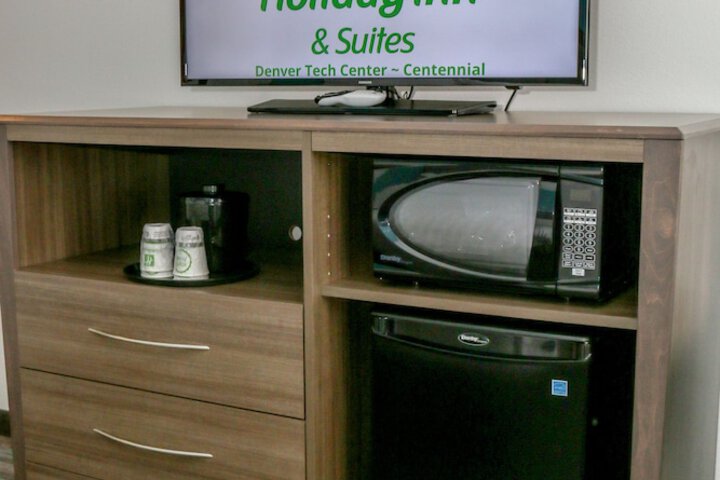 Holiday Inn & Suites Denver Tech Center-Centennial by IHG