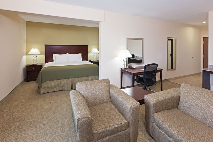 Holiday Inn Express Hotel & Suites Brownfield by IHG