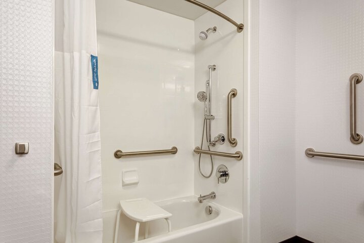Room 21 of 47