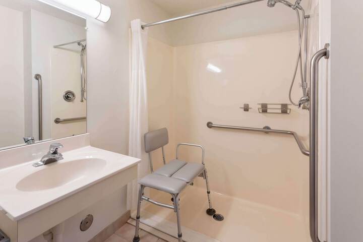 GrandStay Hotel & Suites Hastings