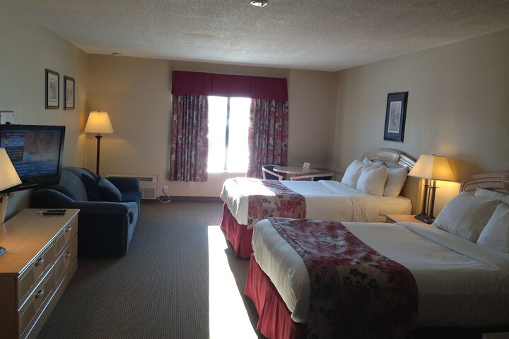 Petawawa River Inn and Suites