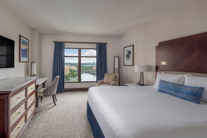 Room 32 of 76
