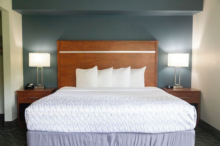 Twin Mountain Inn & Suites