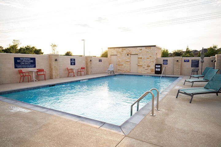 Pool 4 of 44