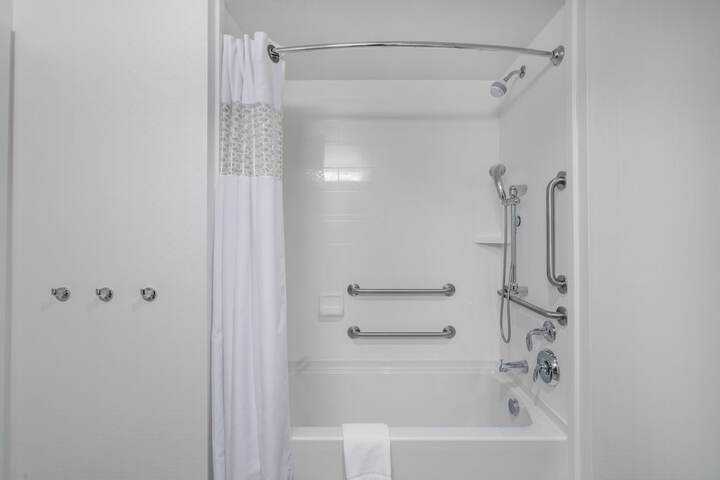 Room 14 of 35